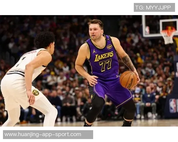 湖人半场落后76人7分东契奇贡献19分8篮板5助攻小里表现不佳仅得2分 湖人半场落后76人7分东契奇贡献19分8篮板5助攻小里表现不佳仅得2分